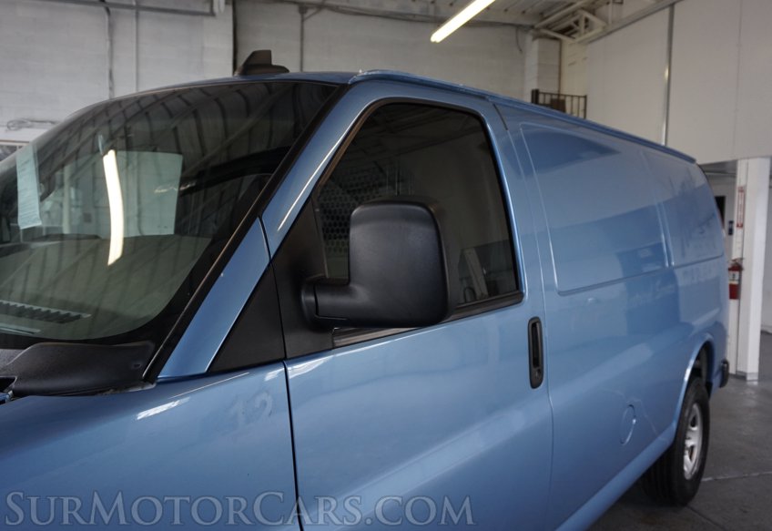 2022 Chevrolet Express - Image 16