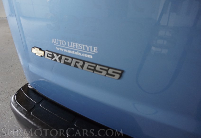 2022 Chevrolet Express - Image 21