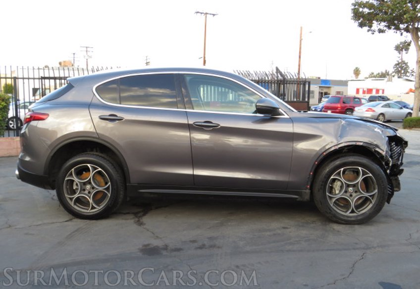 2018 Alfa Romeo Stelvio - Image 6