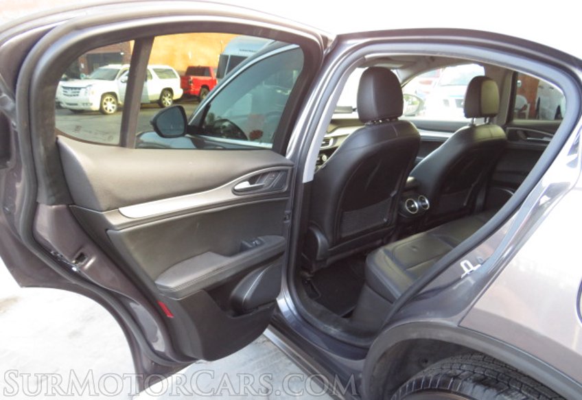 2018 Alfa Romeo Stelvio - Image 26