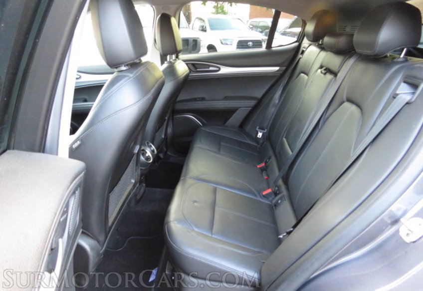 2018 Alfa Romeo Stelvio - Image 29