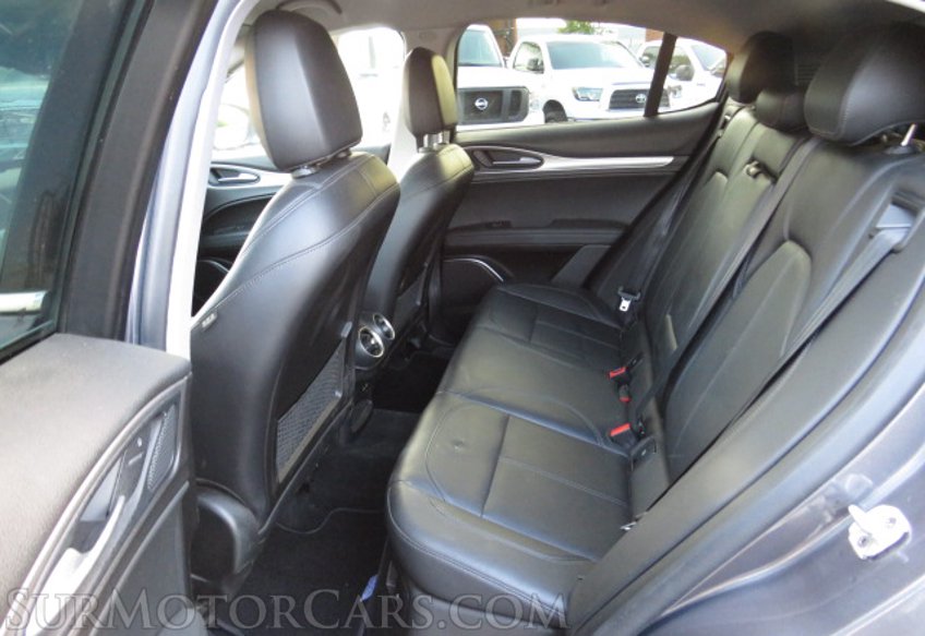 2018 Alfa Romeo Stelvio - Image 31