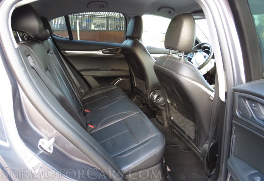 2018 Alfa Romeo Stelvio - Image 30