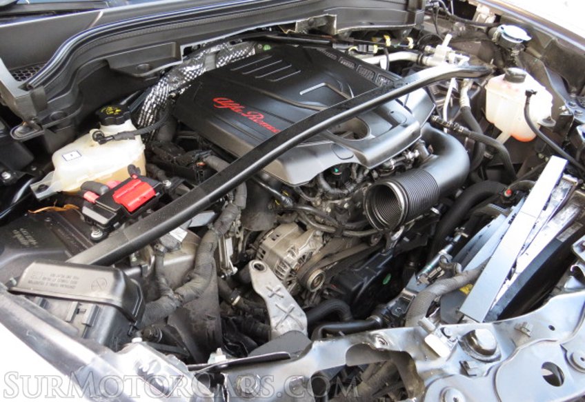 2018 Alfa Romeo Stelvio - Image 50