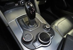 2018 Alfa Romeo Stelvio - Image 40