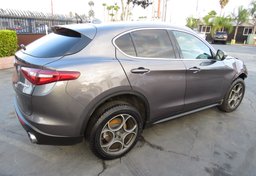 2018 Alfa Romeo Stelvio - Image 7