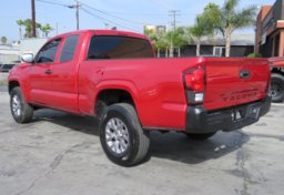 2018 Toyota Tacoma - Image 7