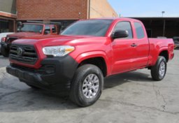 2018 Toyota Tacoma - Image 3