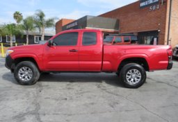 2018 Toyota Tacoma - Image 6