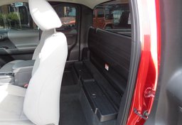 2018 Toyota Tacoma - Image 28