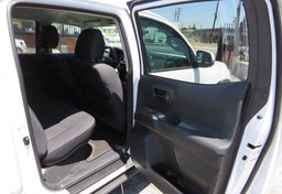 2021 Toyota Tacoma 4WD - Image 33