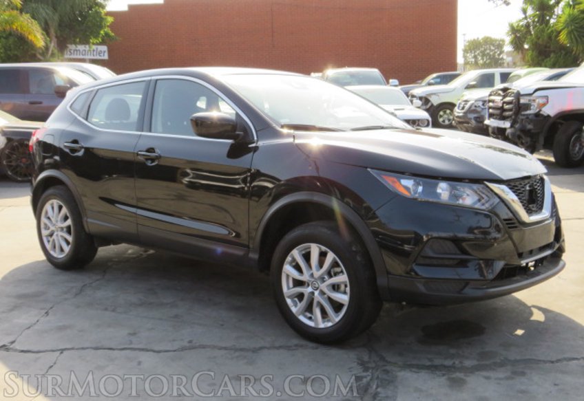 2021 Nissan Rogue Sport - Image 3