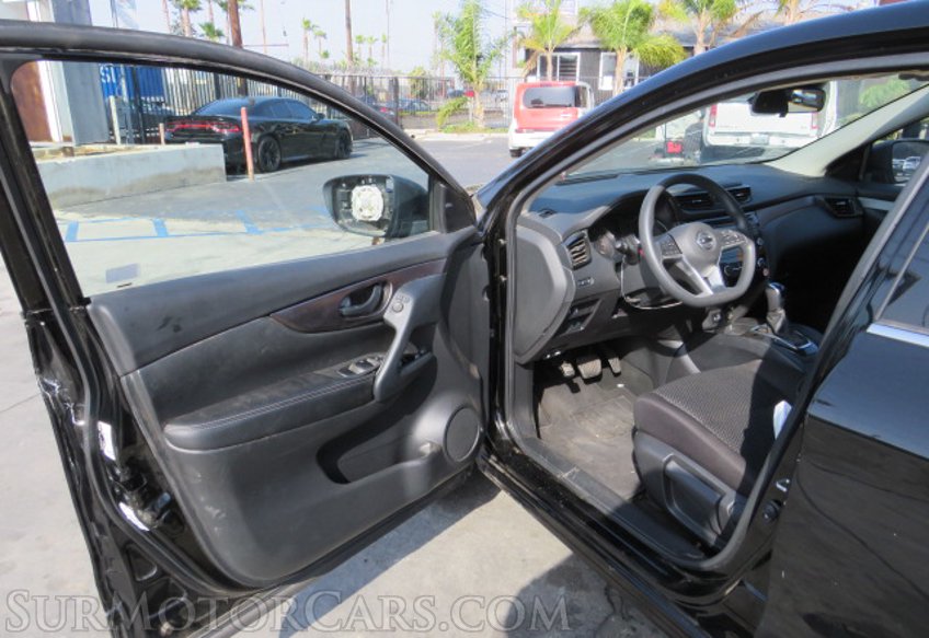 2021 Nissan Rogue Sport - Image 19