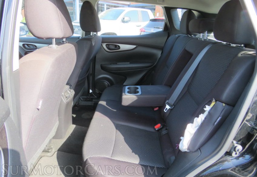 2021 Nissan Rogue Sport - Image 29