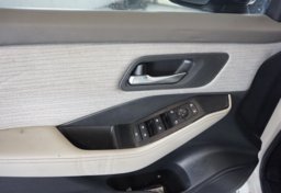 2021 Nissan Rogue - Image 40