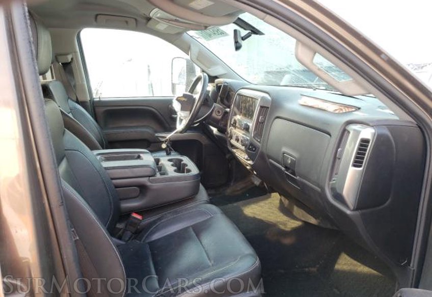 2015 Chevrolet Silverado 3500HD - Image 5