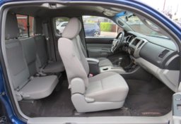 2014 Toyota Tacoma - Image 40