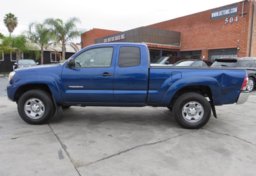 2014 Toyota Tacoma - Image 4