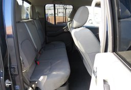 2019 Nissan Frontier - Image 28