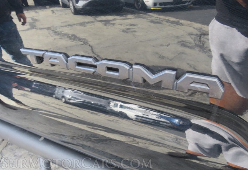 2021 Toyota Tacoma - Image 17