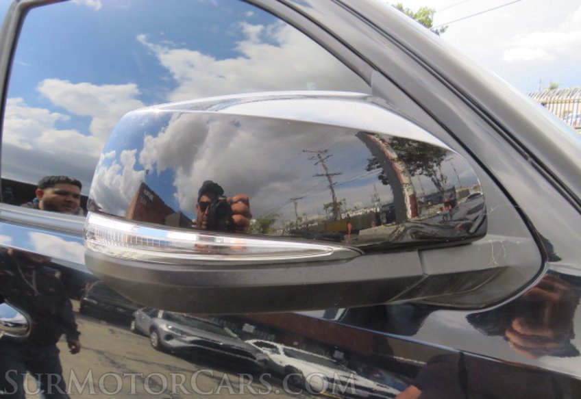 2021 Toyota Tacoma - Image 19