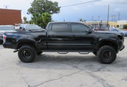 2021 Toyota Tacoma - Image 10