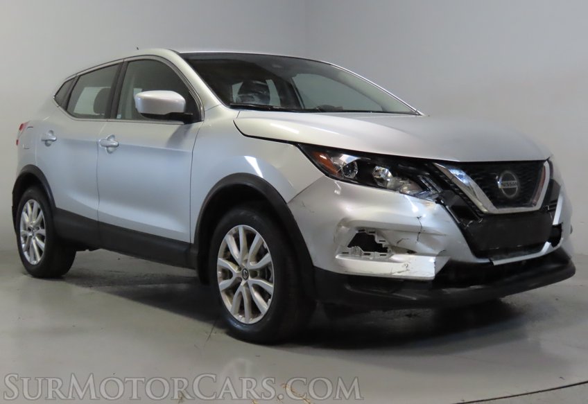 2022 Nissan Rogue Sport - Image 3