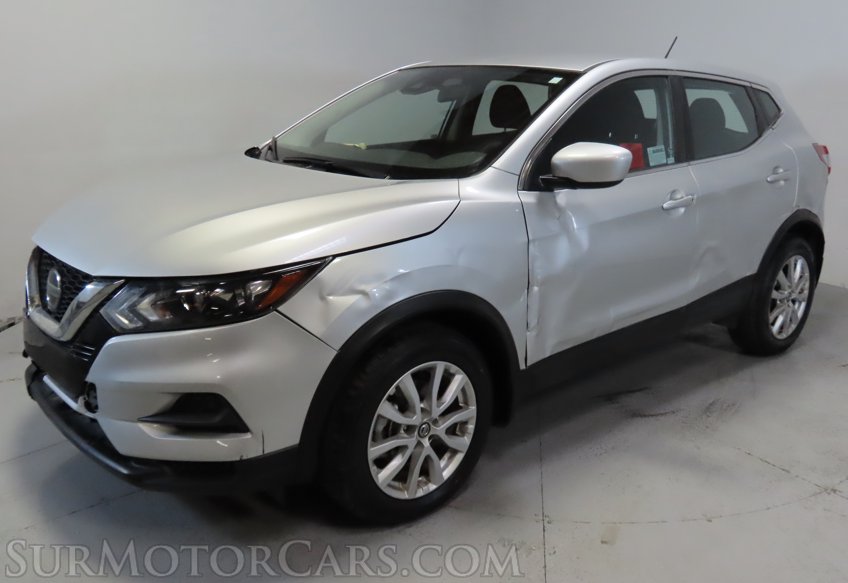 2022 Nissan Rogue Sport - Image 2