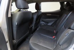 2022 Nissan Rogue Sport - Image 29