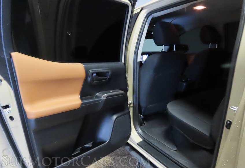 2019 Toyota Tacoma - Image 22