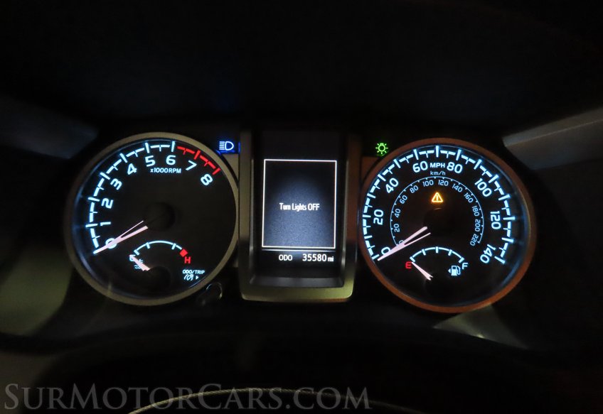 2019 Toyota Tacoma - Image 32