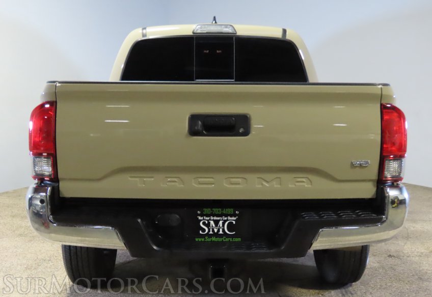 2019 Toyota Tacoma - Image 10