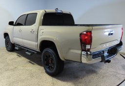 2019 Toyota Tacoma - Image 5