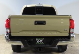 2019 Toyota Tacoma - Image 10