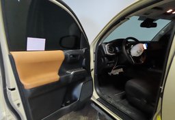 2019 Toyota Tacoma - Image 20