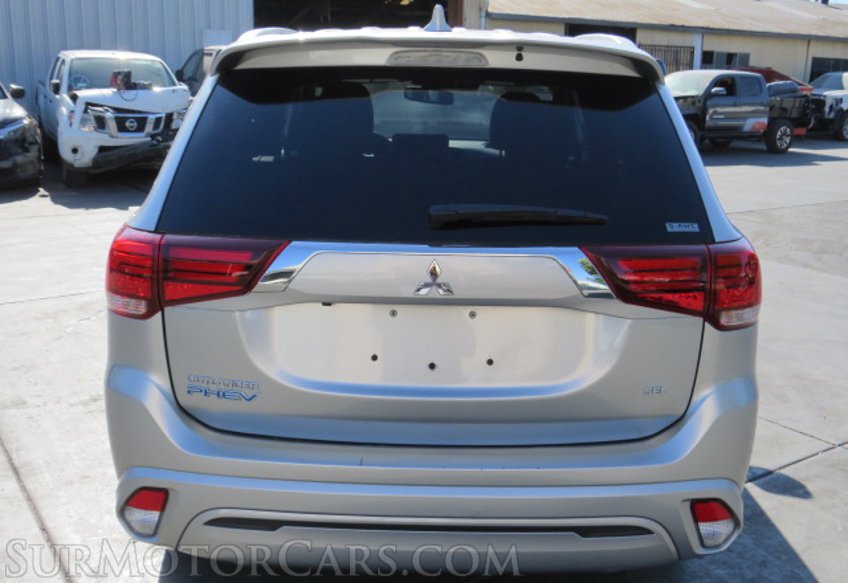 2022 Mitsubishi Outlander PHEV - Image 11