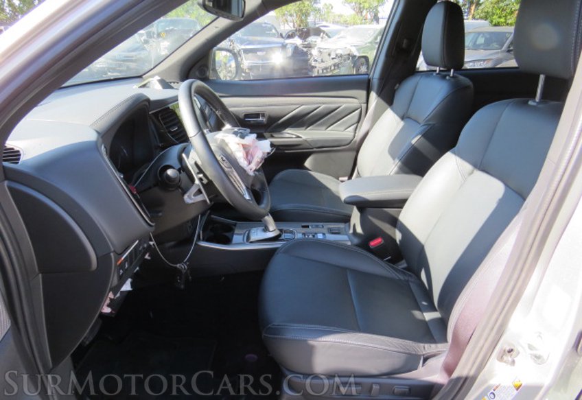 2022 Mitsubishi Outlander PHEV - Image 24