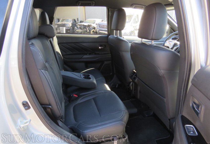 2022 Mitsubishi Outlander PHEV - Image 29