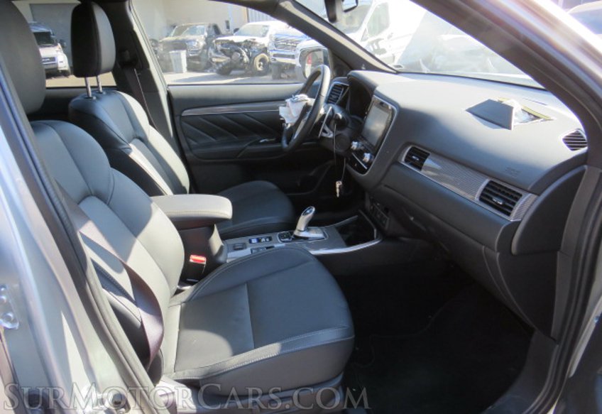 2022 Mitsubishi Outlander PHEV - Image 25