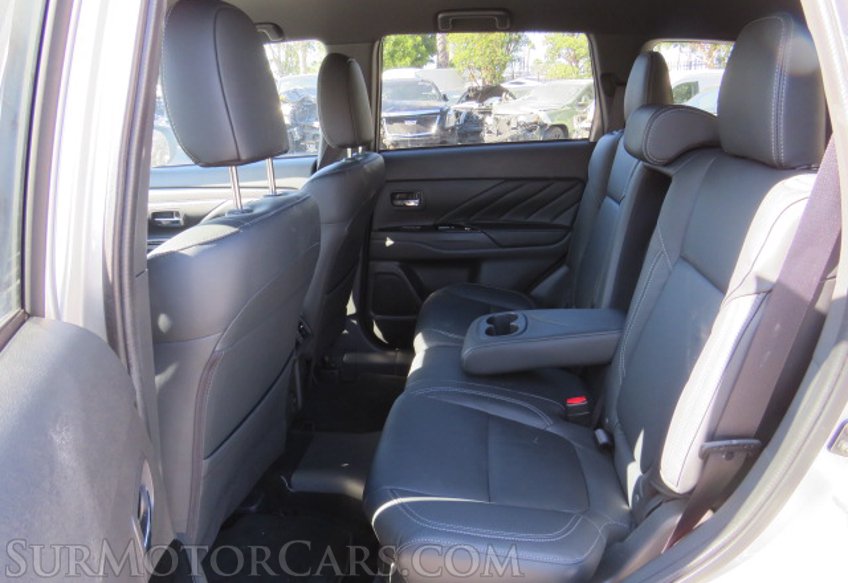 2022 Mitsubishi Outlander PHEV - Image 28