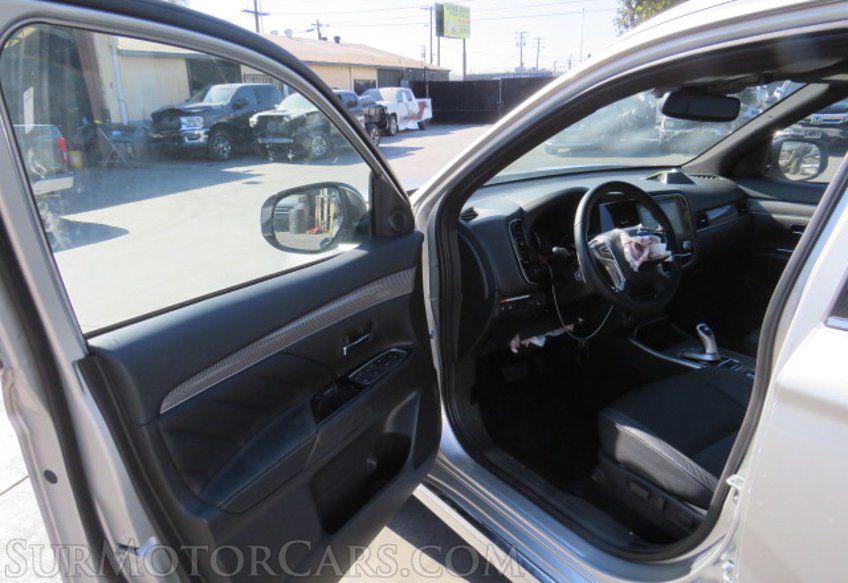 2022 Mitsubishi Outlander PHEV - Image 20