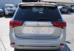 2022 Mitsubishi Outlander PHEV - Image 11
