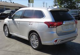 2022 Mitsubishi Outlander PHEV - Image 9