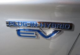 2022 Mitsubishi Outlander PHEV - Image 17