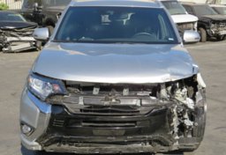 2022 Mitsubishi Outlander PHEV - Image 12