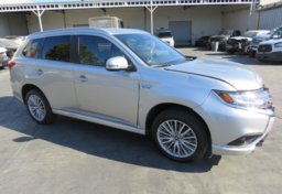 2022 Mitsubishi Outlander PHEV - Image 2