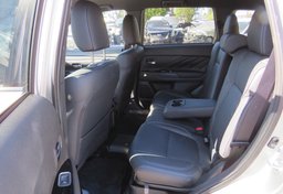 2022 Mitsubishi Outlander PHEV - Image 30