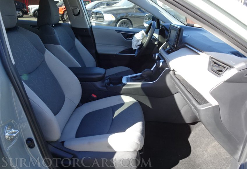 2019 Toyota RAV4 - Image 25
