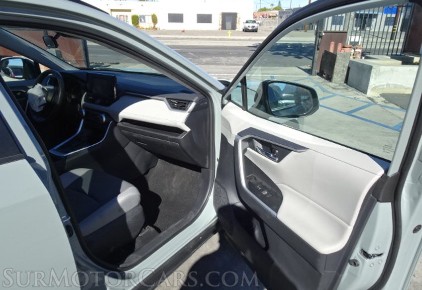 2019 Toyota RAV4 - Image 21