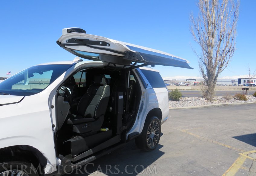 2022 Cadillac Escalade - Image 31